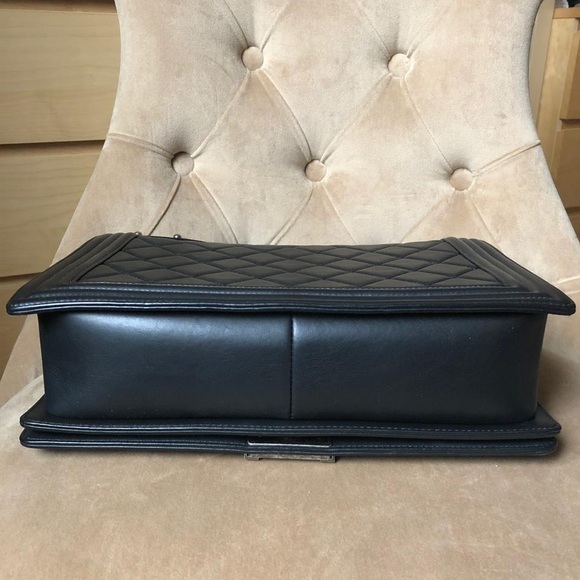 SOLD❌Chanel Classic Quilted Large Le Boy Bag - Picture 4 of 8